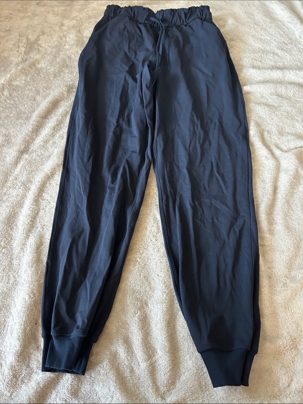 Lululemon keep moving jogger in navy